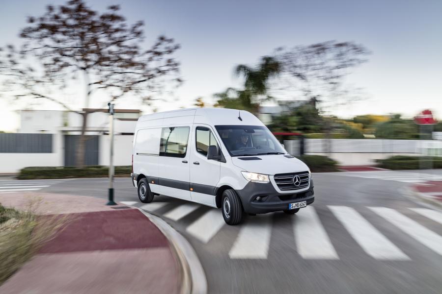  Mercedes-Benz Sprinter Panel Van 2018 года  (WW) (фото 4 из 23)